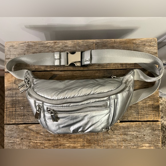 Caraa Small Sling Bag/ Fanny Pack - Picture 6 of 6